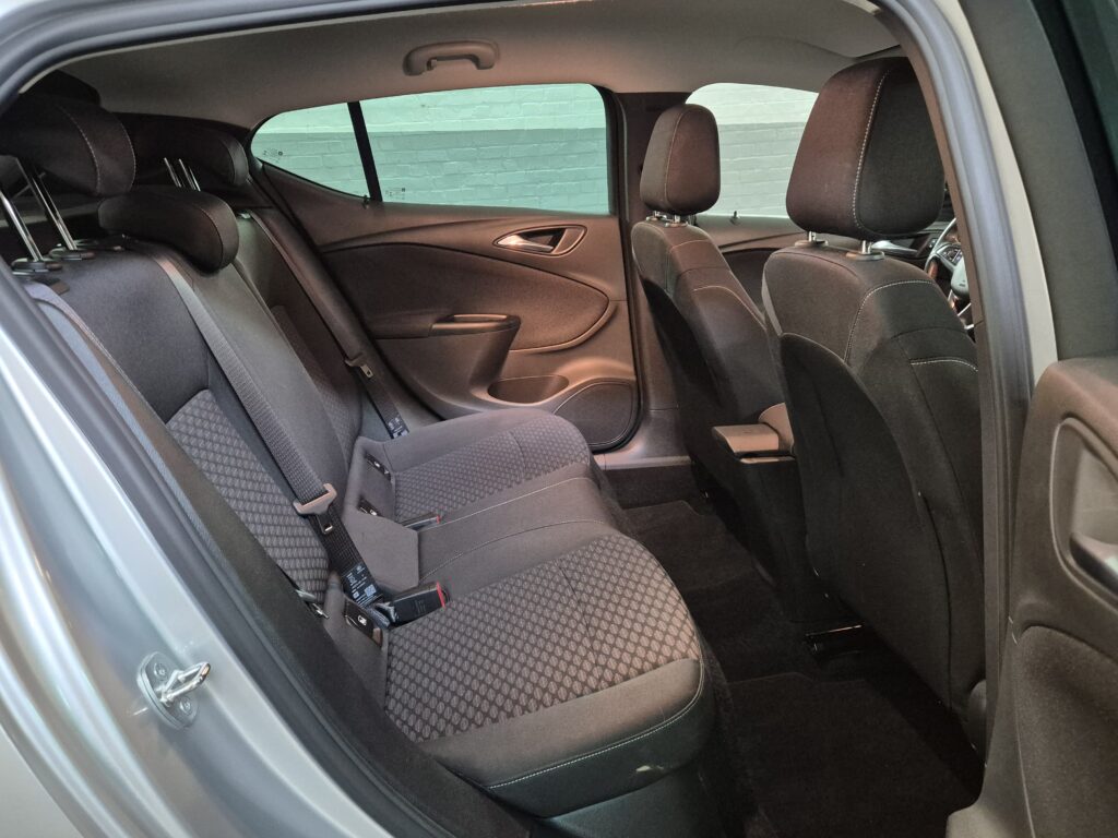 Astra 1.2 Turbo -04/2021- 84.000km -1prop.-Superbe état -Garantie